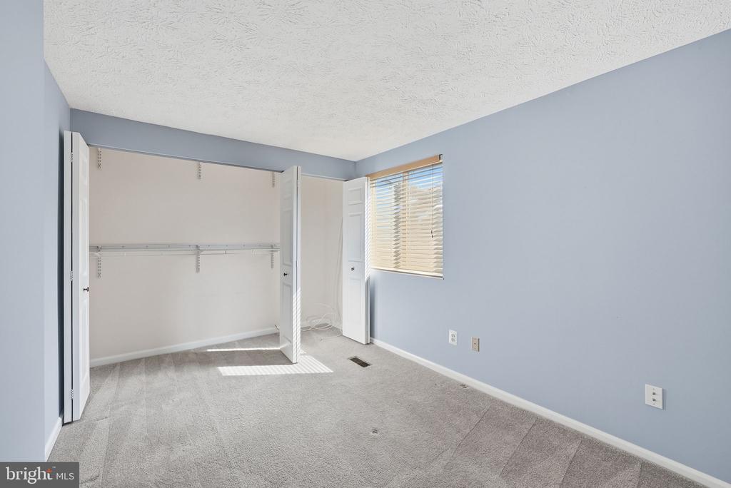 8511 KOLUDER COURT