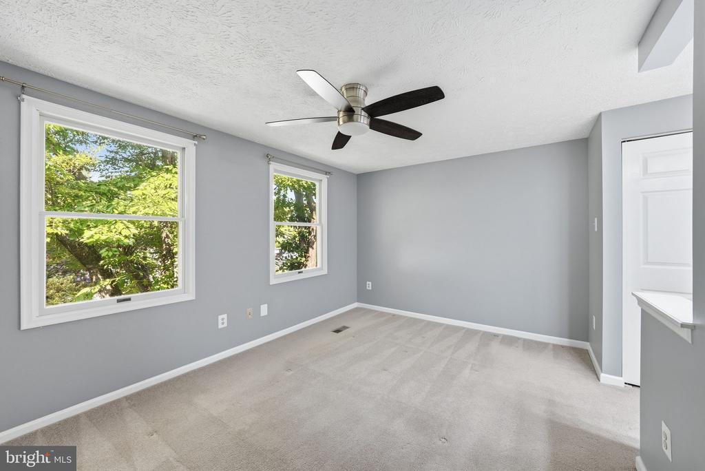 8511 KOLUDER COURT