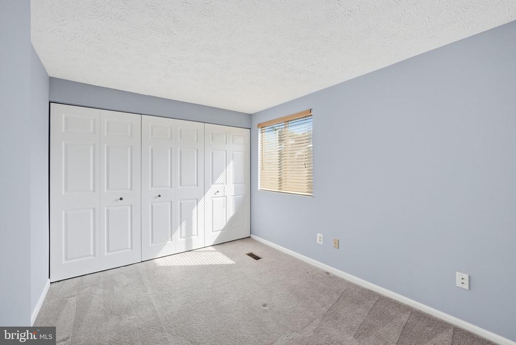 8511 KOLUDER COURT