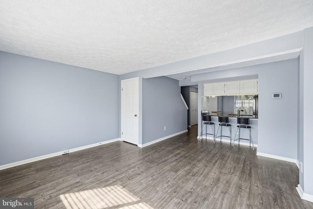 8511 KOLUDER COURT
