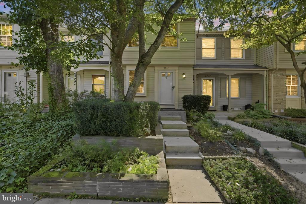 8511 KOLUDER COURT