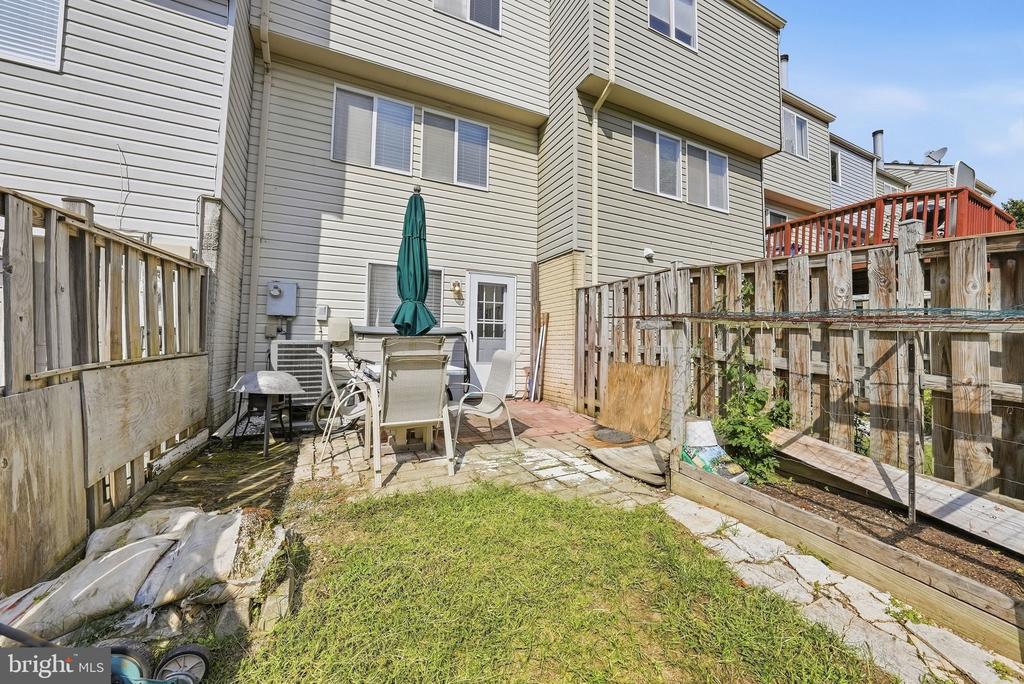 8511 KOLUDER COURT
