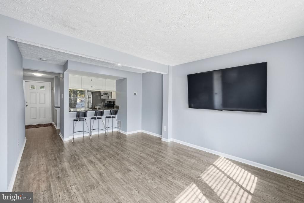 8511 KOLUDER COURT