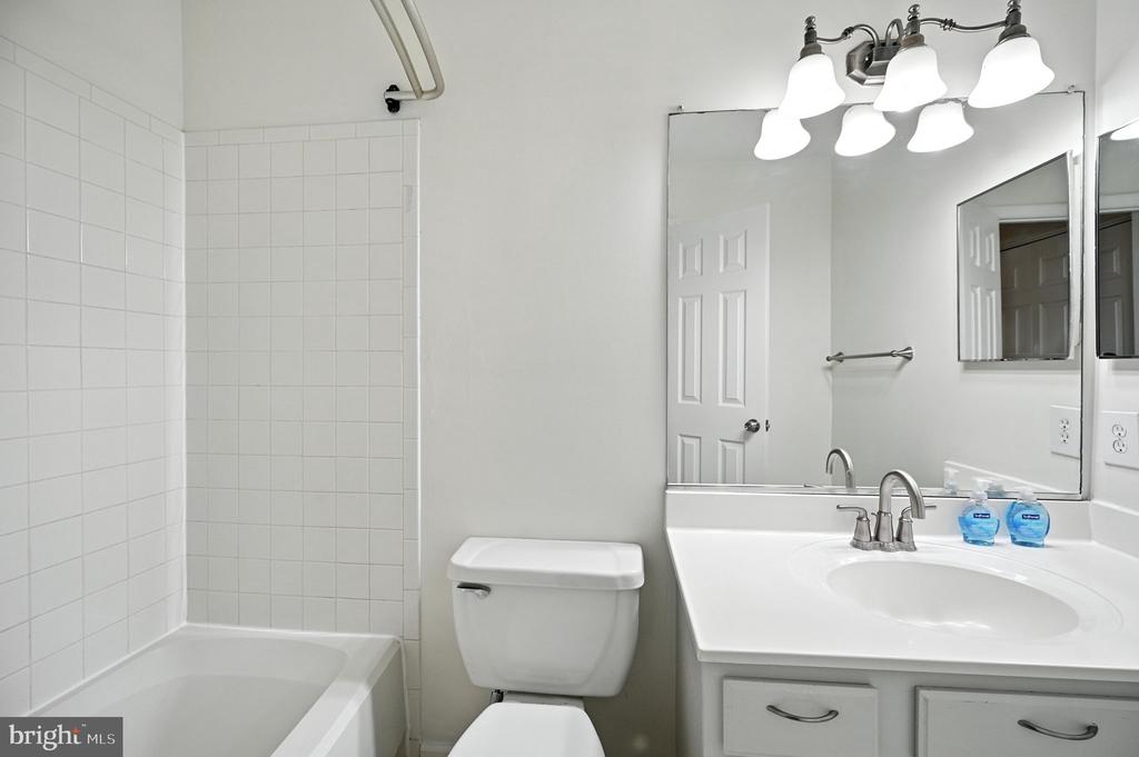 46598 DRYSDALE TERRACE Unit: 302