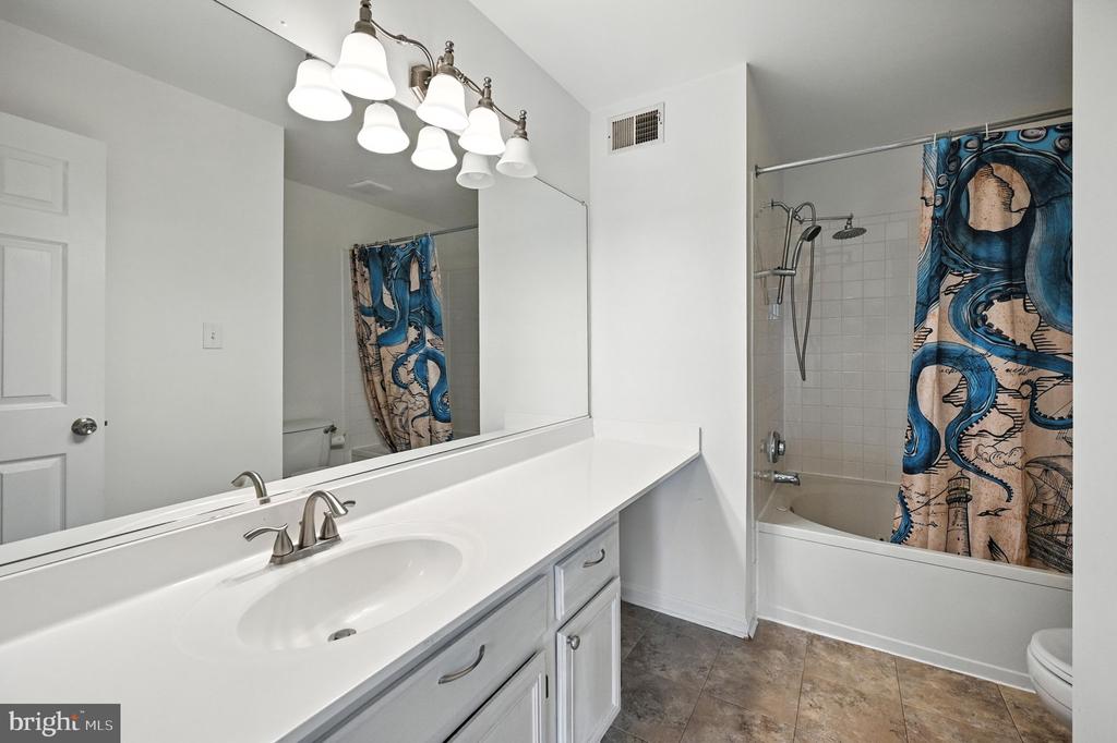 46598 DRYSDALE TERRACE Unit: 302