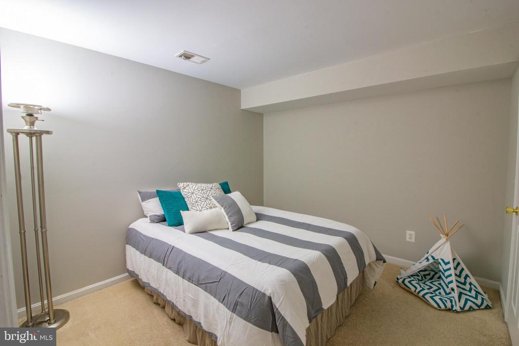 2213 DILORETA DRIVE