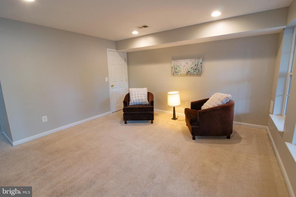 2213 DILORETA DRIVE