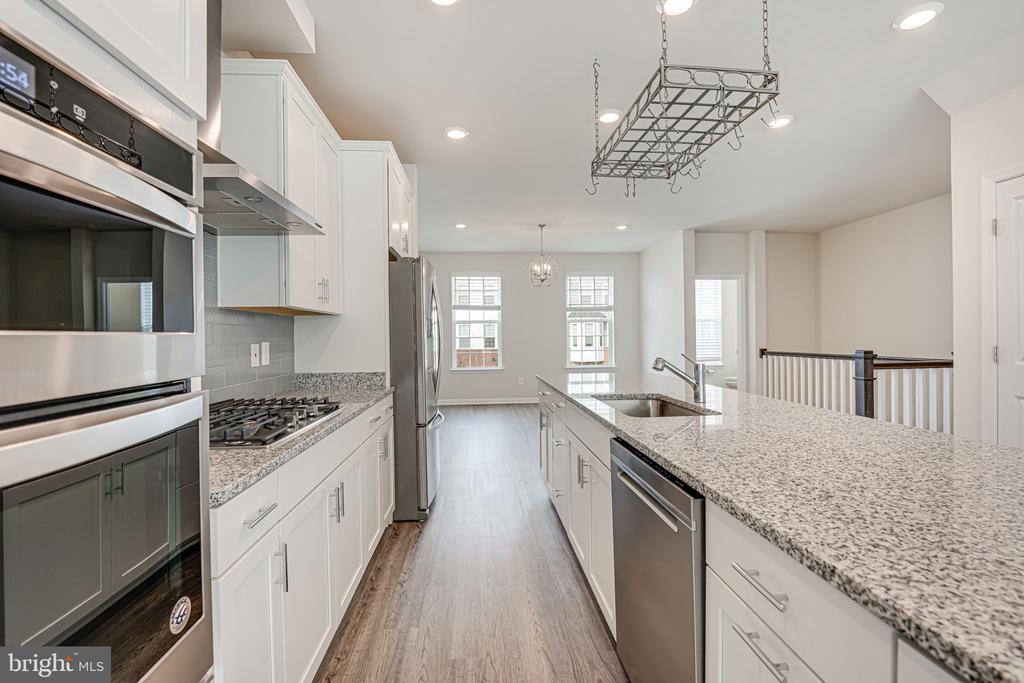 11093 MCLEANS BARN TERRACE