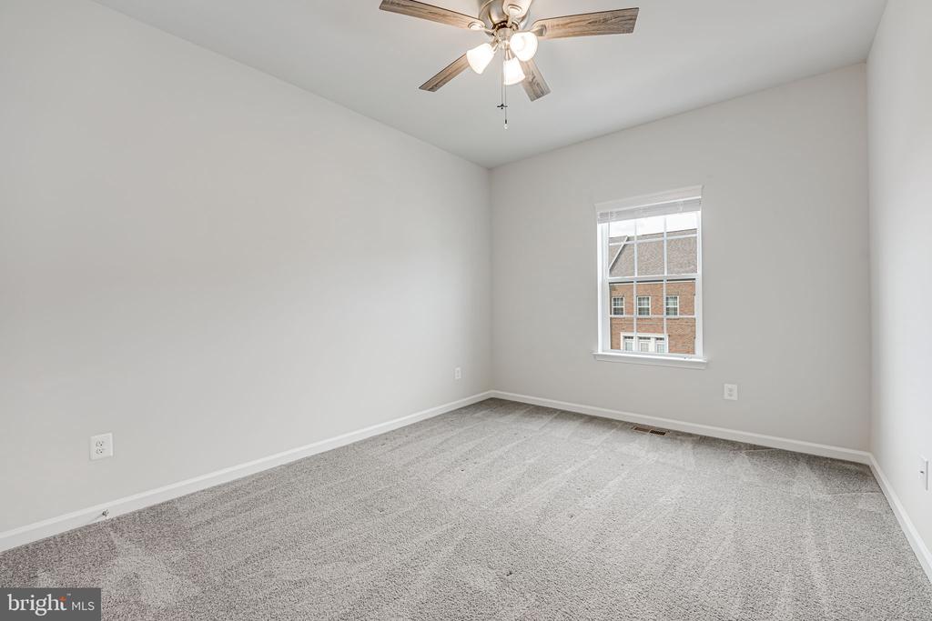 11093 MCLEANS BARN TERRACE