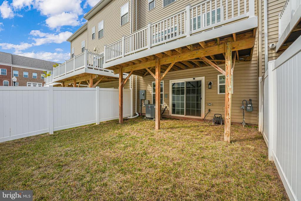 11093 MCLEANS BARN TERRACE