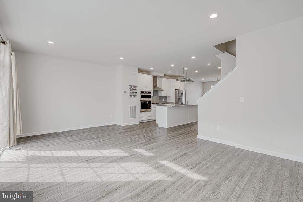 11093 MCLEANS BARN TERRACE