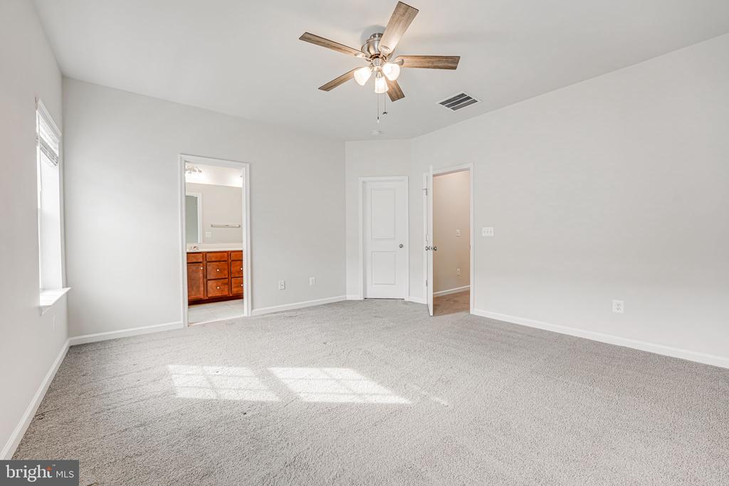 11093 MCLEANS BARN TERRACE