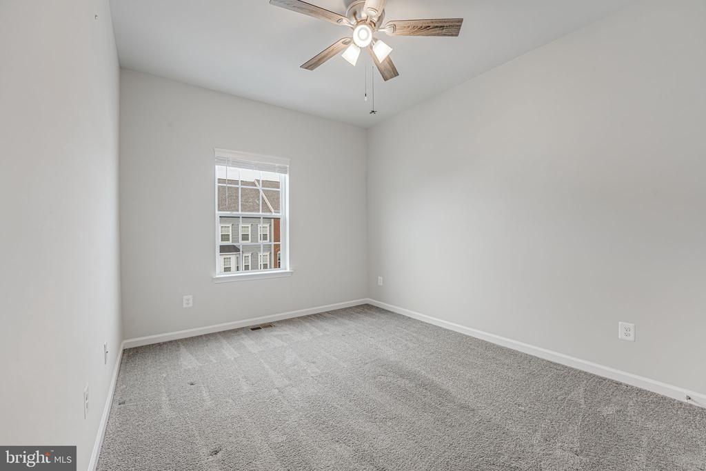 11093 MCLEANS BARN TERRACE