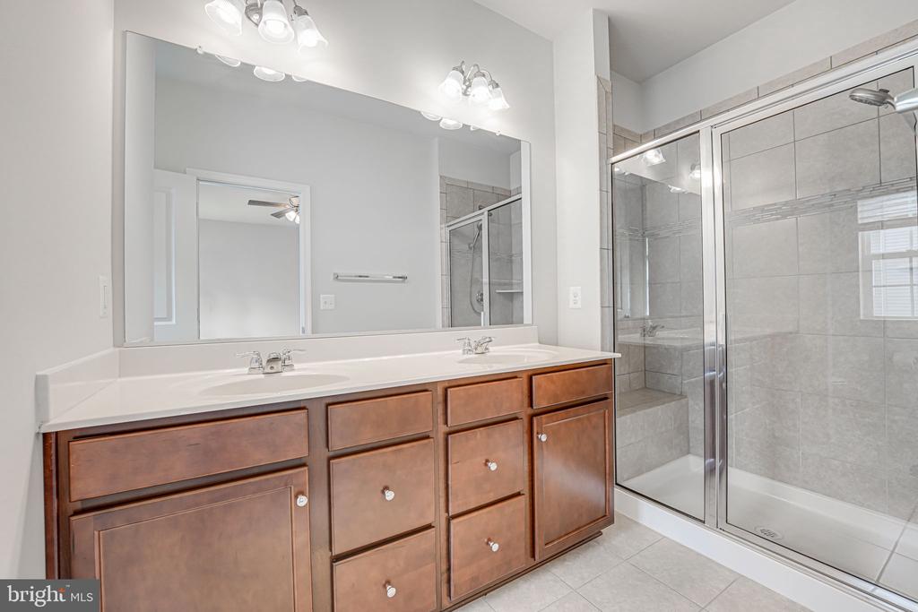 11093 MCLEANS BARN TERRACE