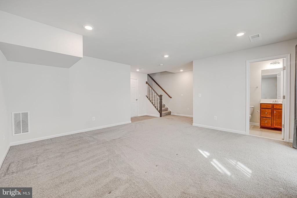 11093 MCLEANS BARN TERRACE