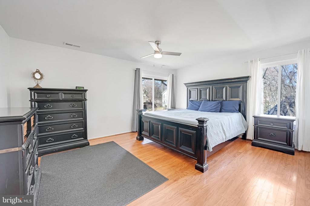 4389 ASHGROVE DRIVE