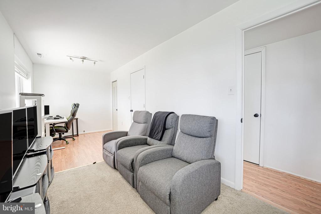 4389 ASHGROVE DRIVE