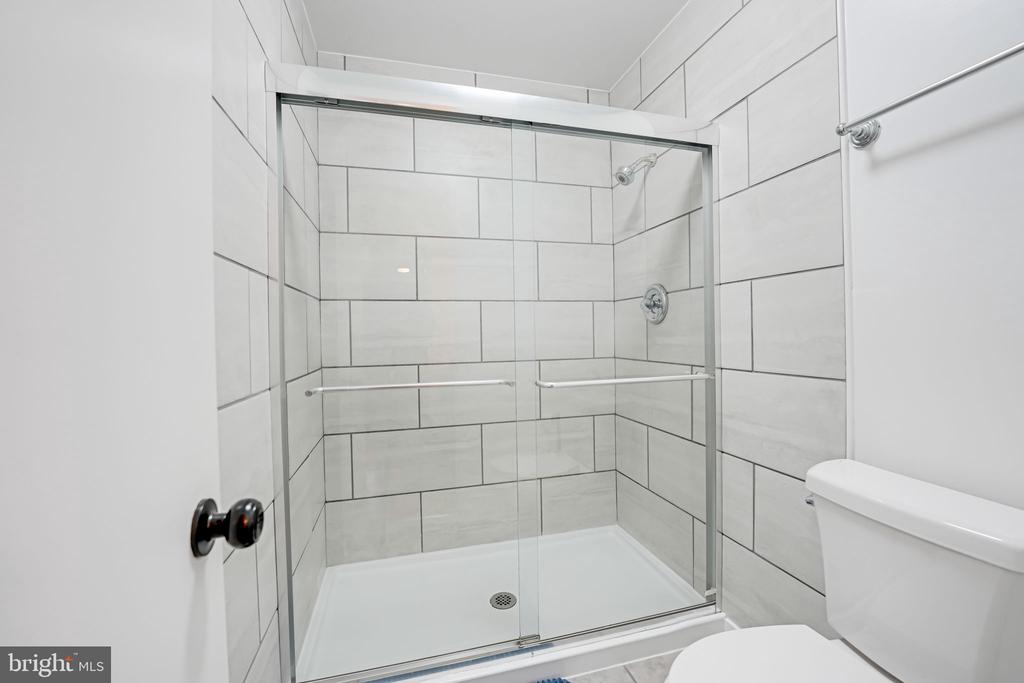 4389 ASHGROVE DRIVE
