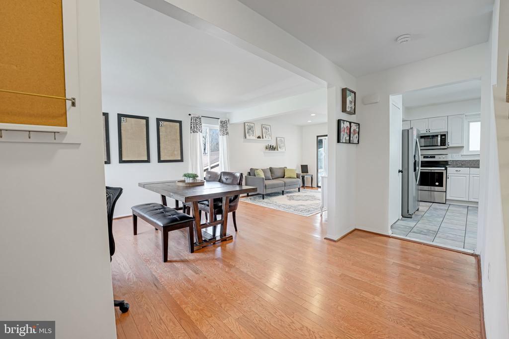 4389 ASHGROVE DRIVE