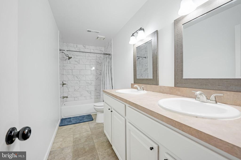 4389 ASHGROVE DRIVE