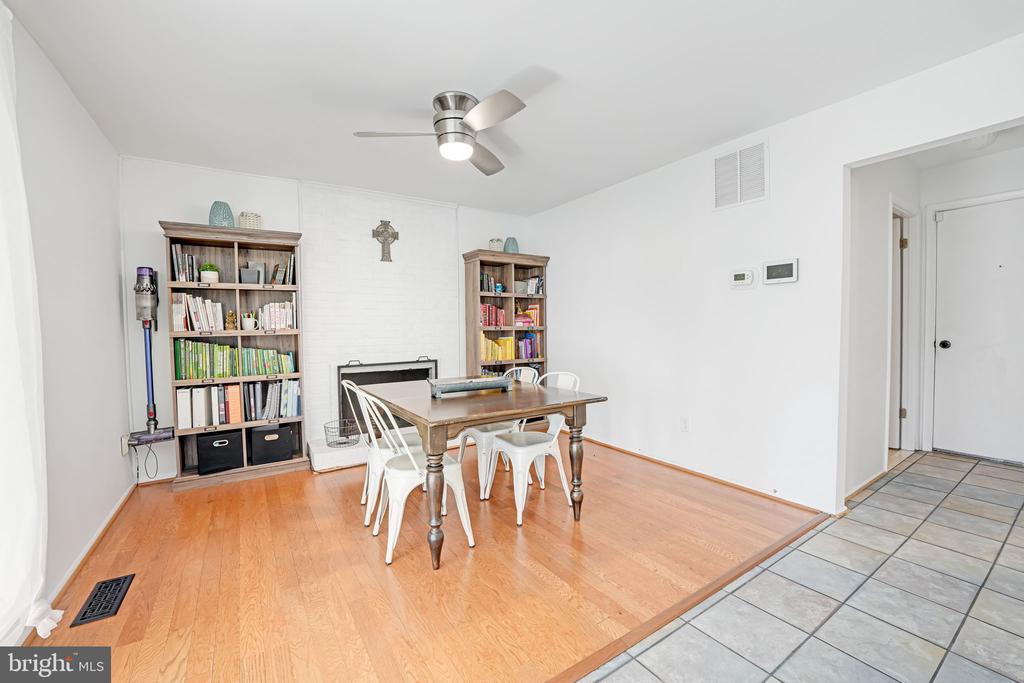 4389 ASHGROVE DRIVE
