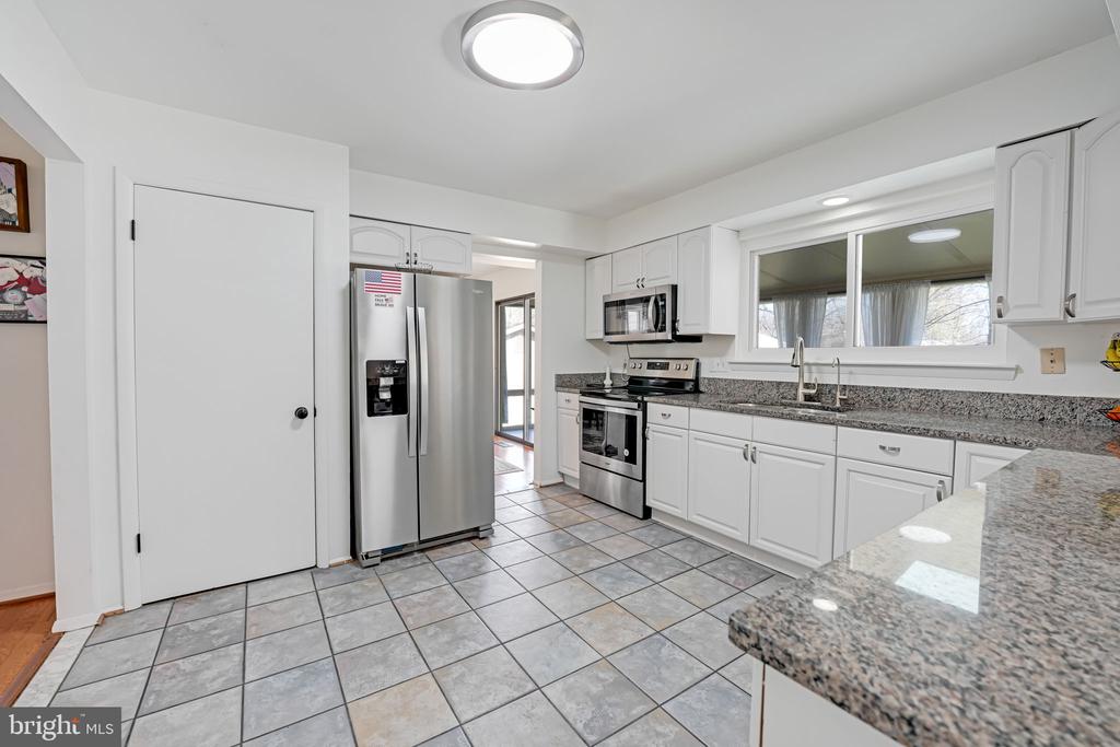 4389 ASHGROVE DRIVE
