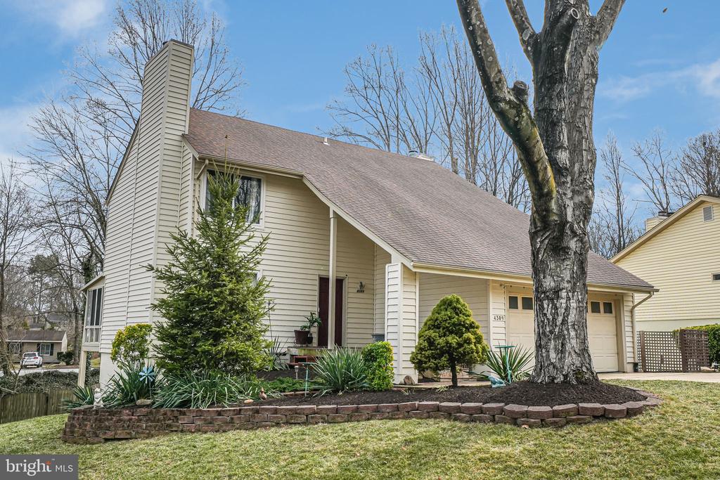 4389 ASHGROVE DRIVE