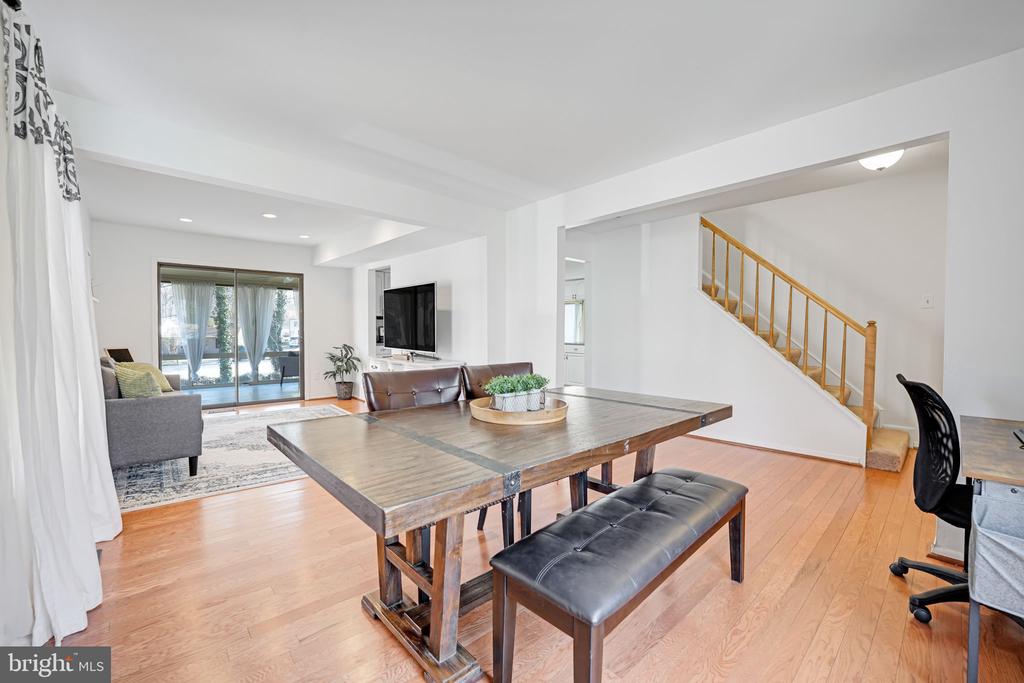4389 ASHGROVE DRIVE