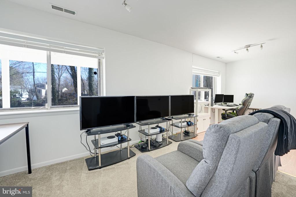 4389 ASHGROVE DRIVE