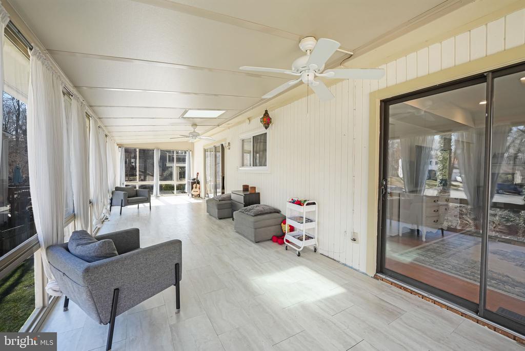 4389 ASHGROVE DRIVE