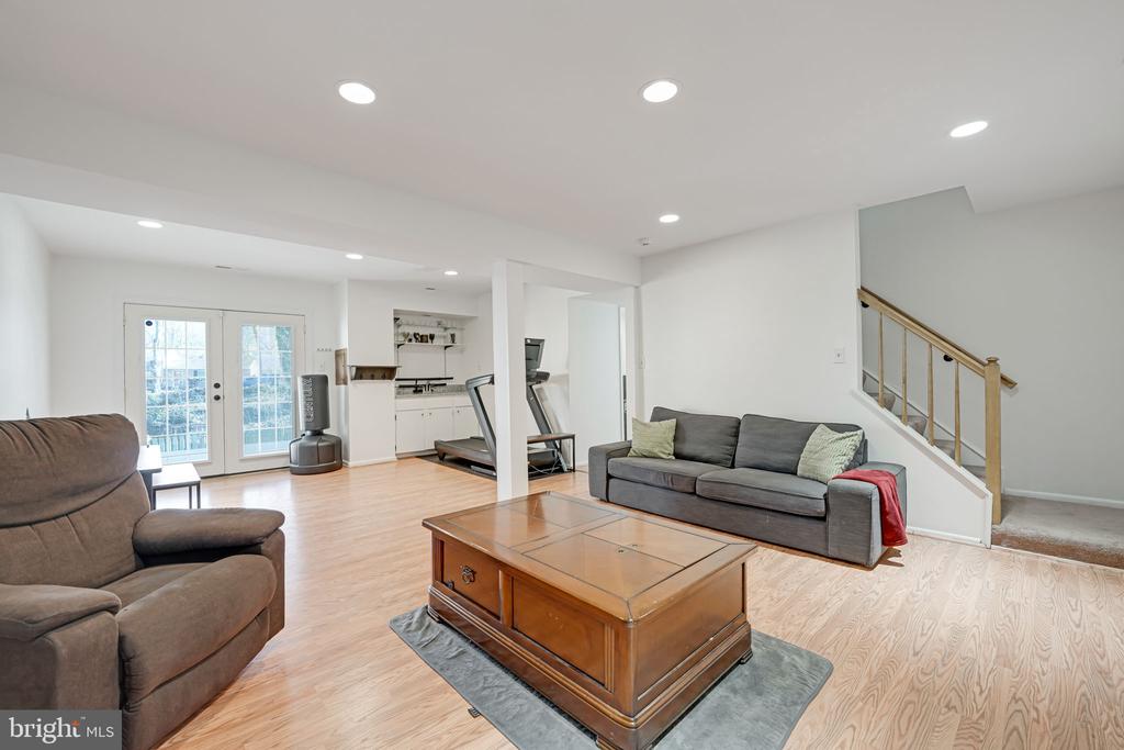 4389 ASHGROVE DRIVE