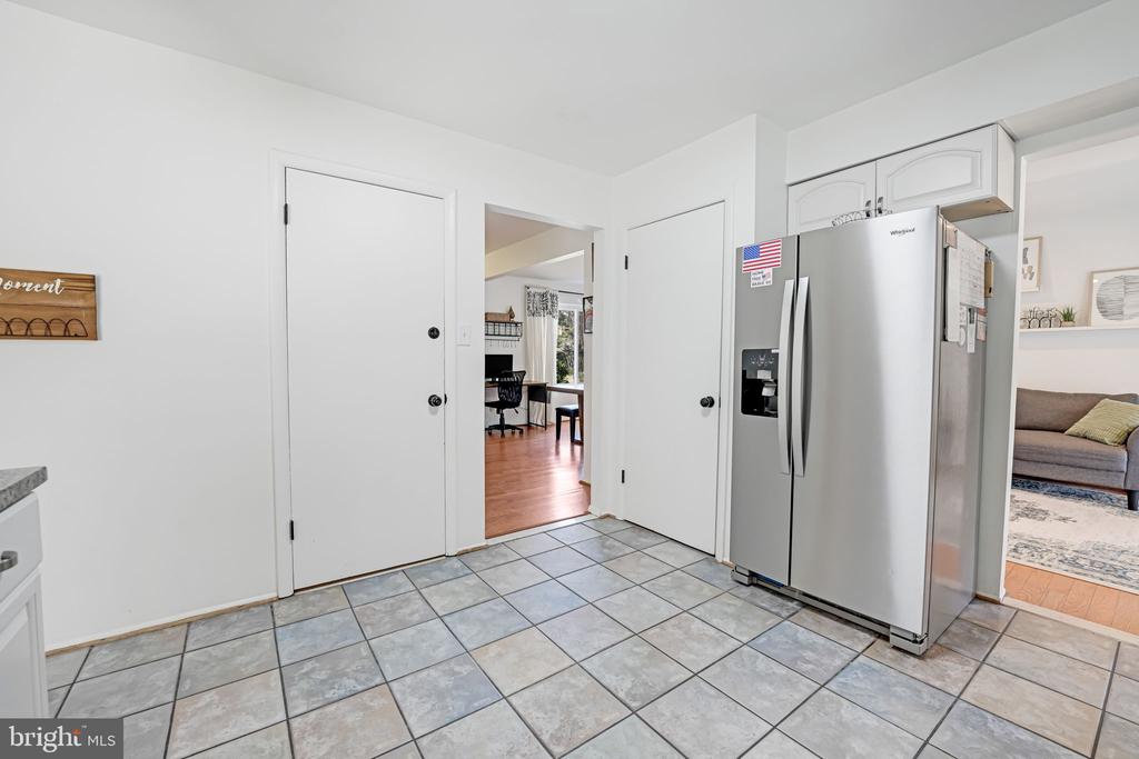 4389 ASHGROVE DRIVE