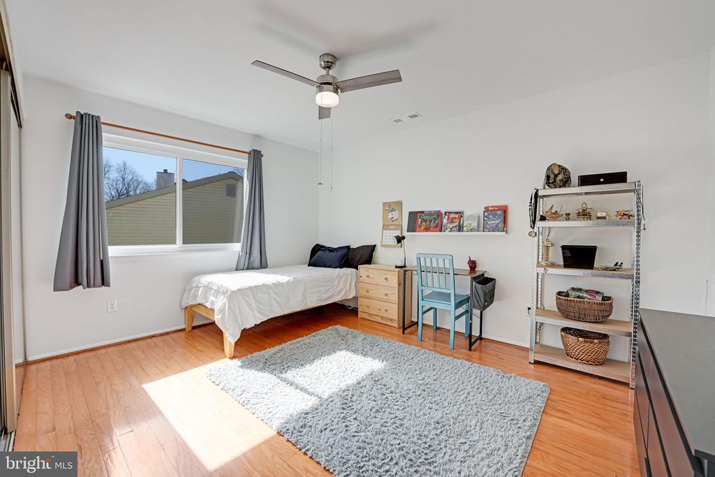 4389 ASHGROVE DRIVE