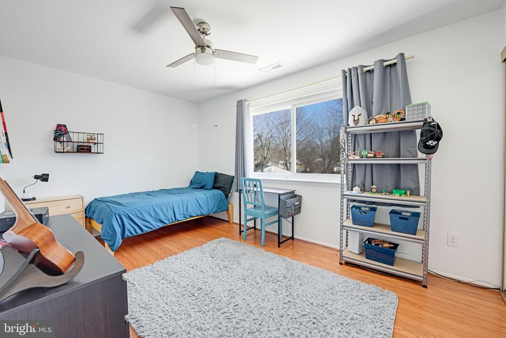4389 ASHGROVE DRIVE