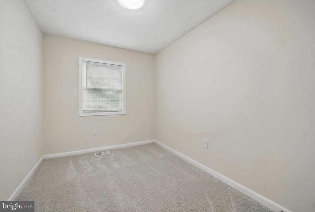 4313 EILEEN COURT