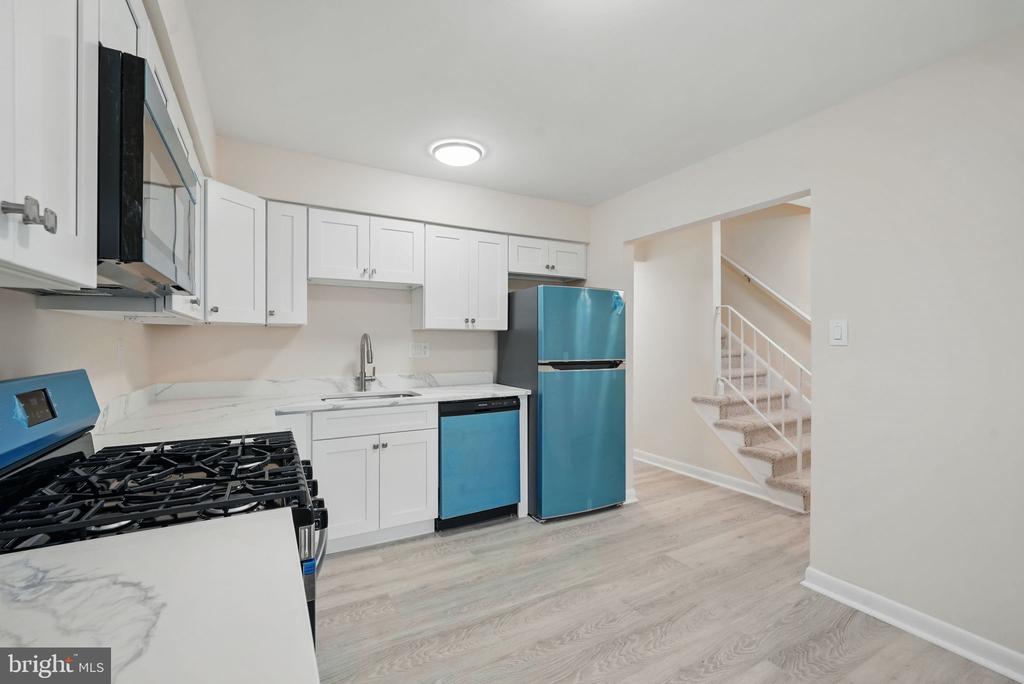 4313 EILEEN COURT