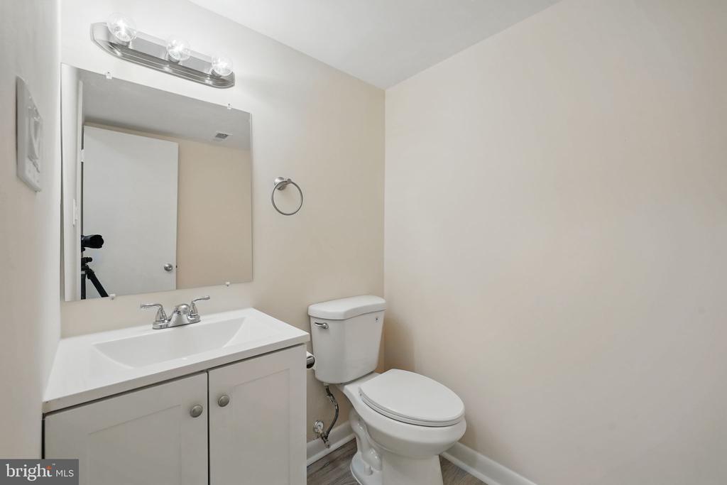 4313 EILEEN COURT