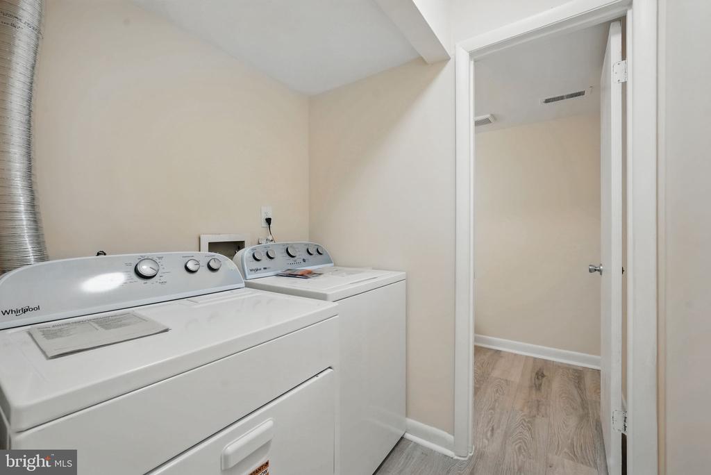 4313 EILEEN COURT