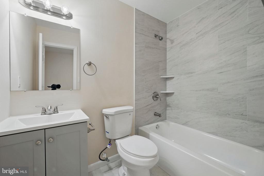 4313 EILEEN COURT