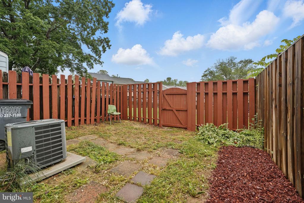 4313 EILEEN COURT