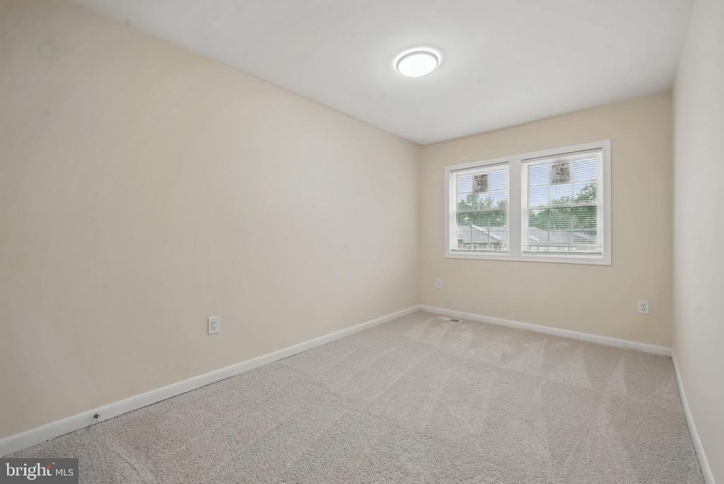 4313 EILEEN COURT