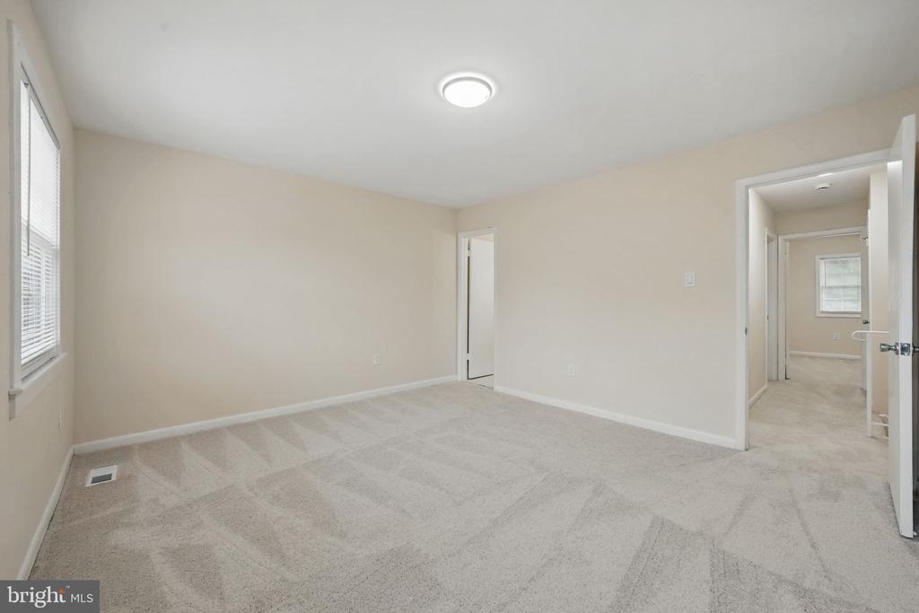 4313 EILEEN COURT