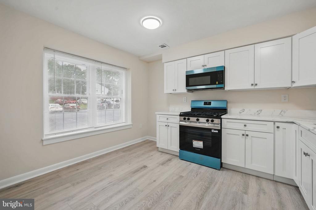4313 EILEEN COURT