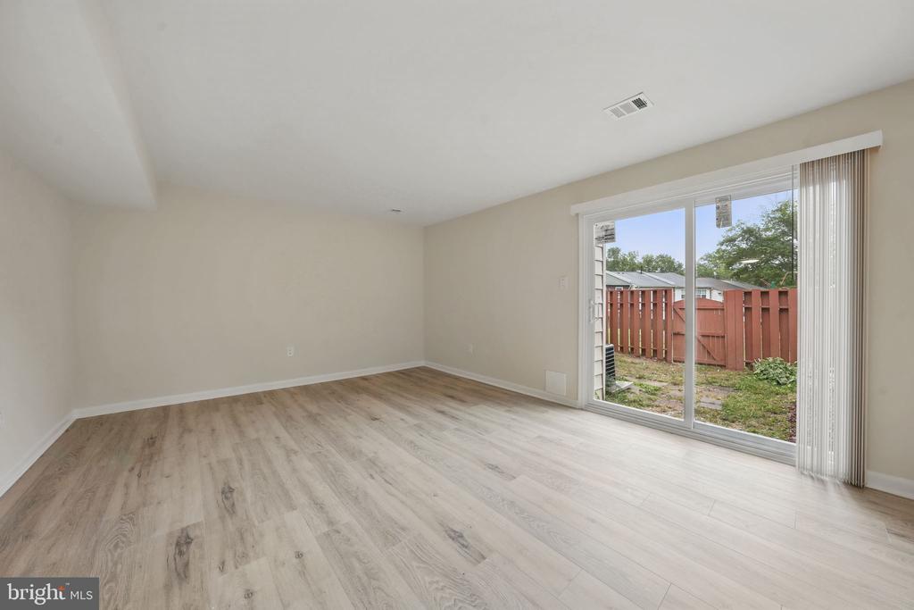 4313 EILEEN COURT