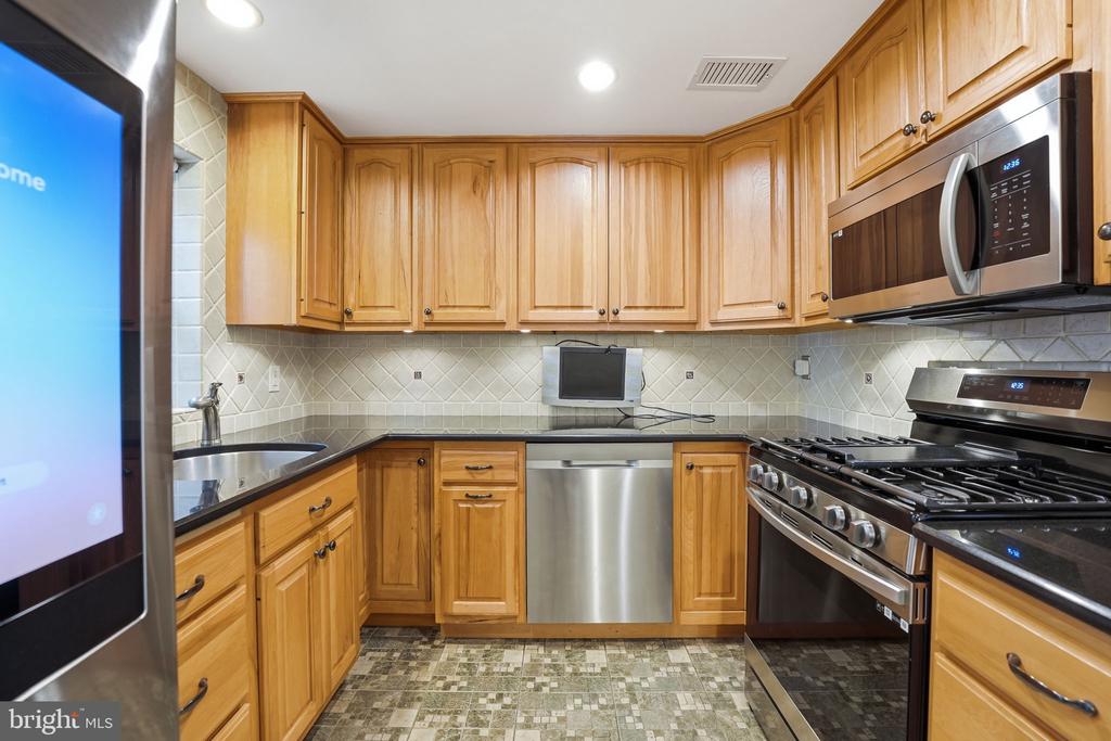 14307 FAIRVIEW LANE