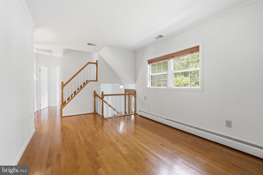 14307 FAIRVIEW LANE
