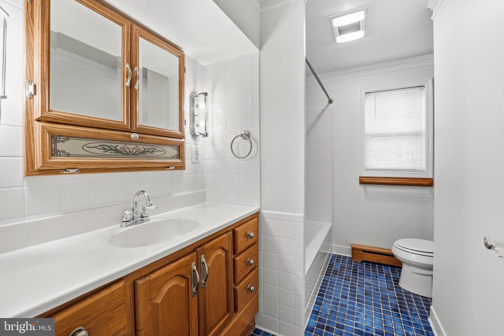 14307 FAIRVIEW LANE