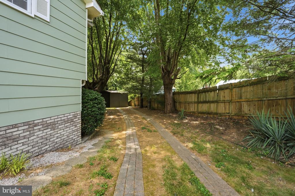 14307 FAIRVIEW LANE