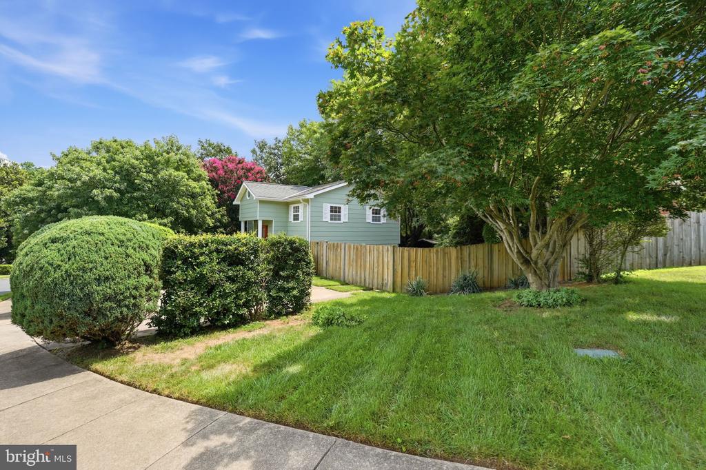 14307 FAIRVIEW LANE