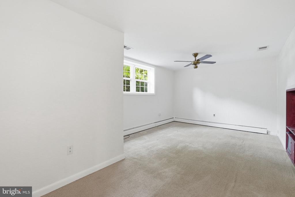 14307 FAIRVIEW LANE